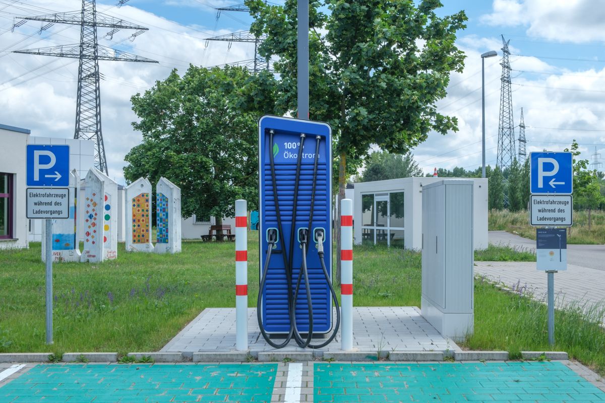 Borne de recharge rapide pour voiture électrique