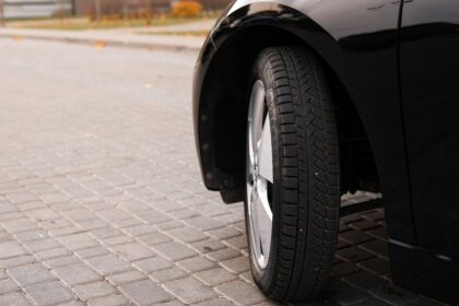 Pneu de voiture en gros plan