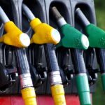 Pistolet de carburant et recharge : comparatif des prix électrique, essence, diesel