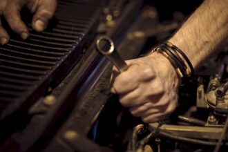 Entretien automobile en atelier